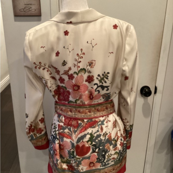 Zara Cream Floral Belted Blazer with Coral Trim - Picture 2 of 2